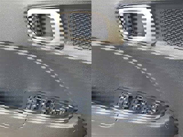 Used 2021 Hyundai Venue SE image 19