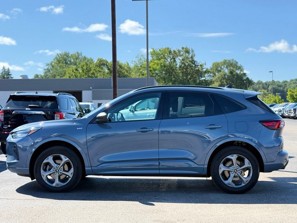 Certified 2024 Ford Escape ST-Line w/ Tech Pack #1 AWD/4WD image 32