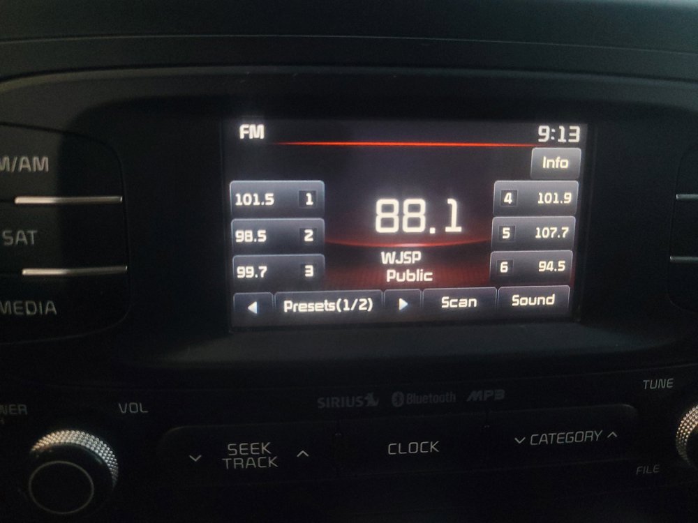 Used 2015 Kia Soul FWD image 25