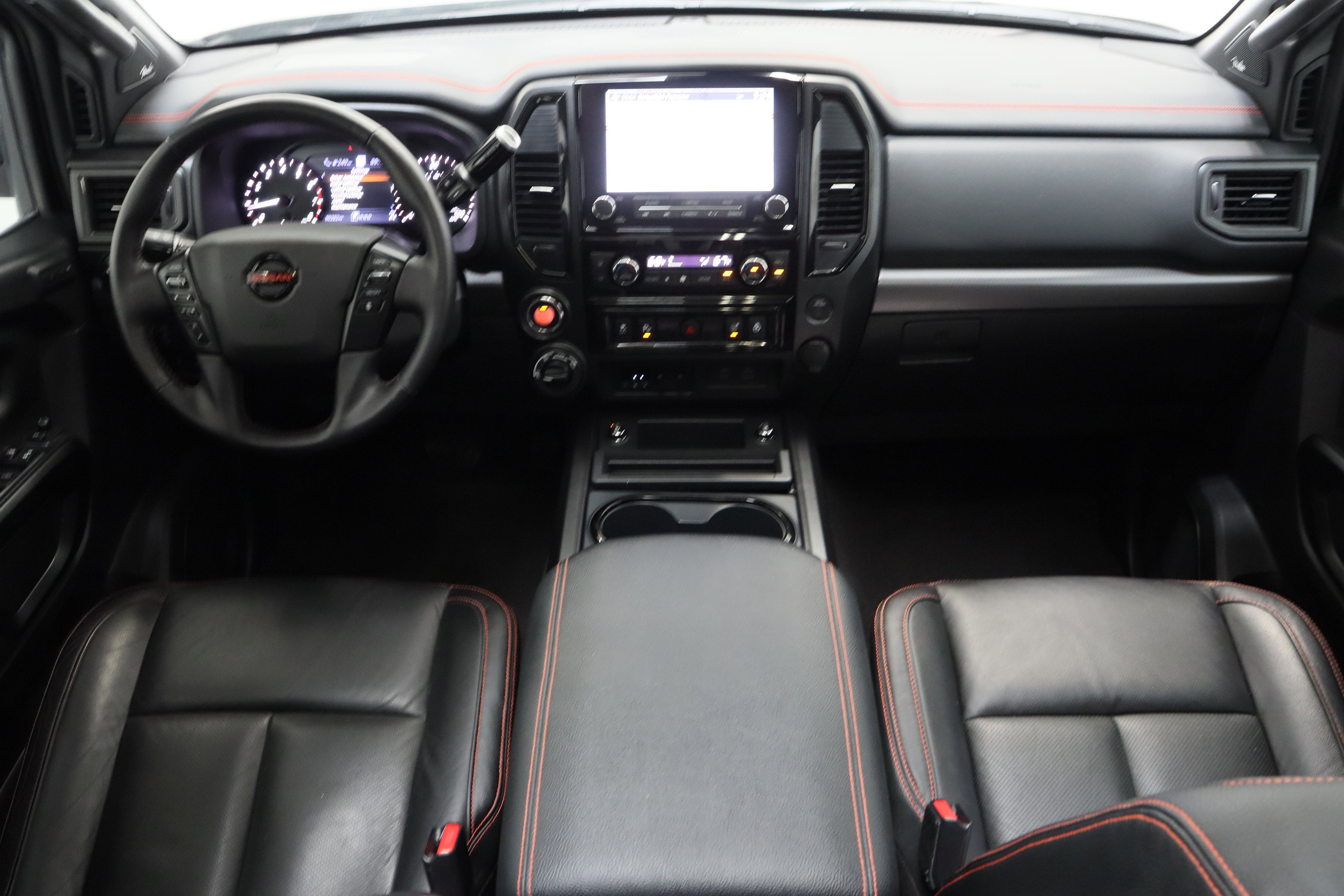 Used 2022 Nissan Titan PRO-4X w/ Pro-4x Convenience Package image 33