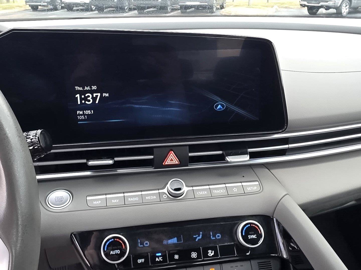 Used 2025 Hyundai Elantra SEL FWD image 13