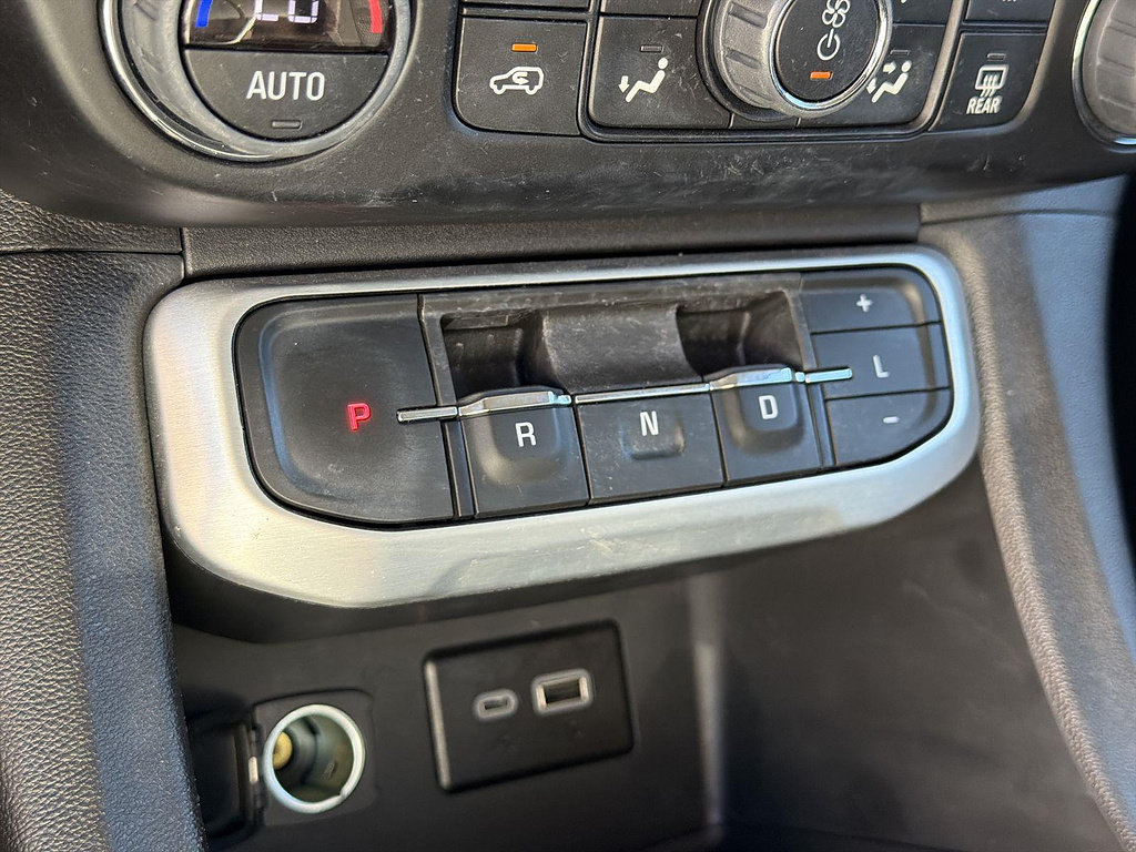 Used 2023 GMC Acadia SLE FWD image 14