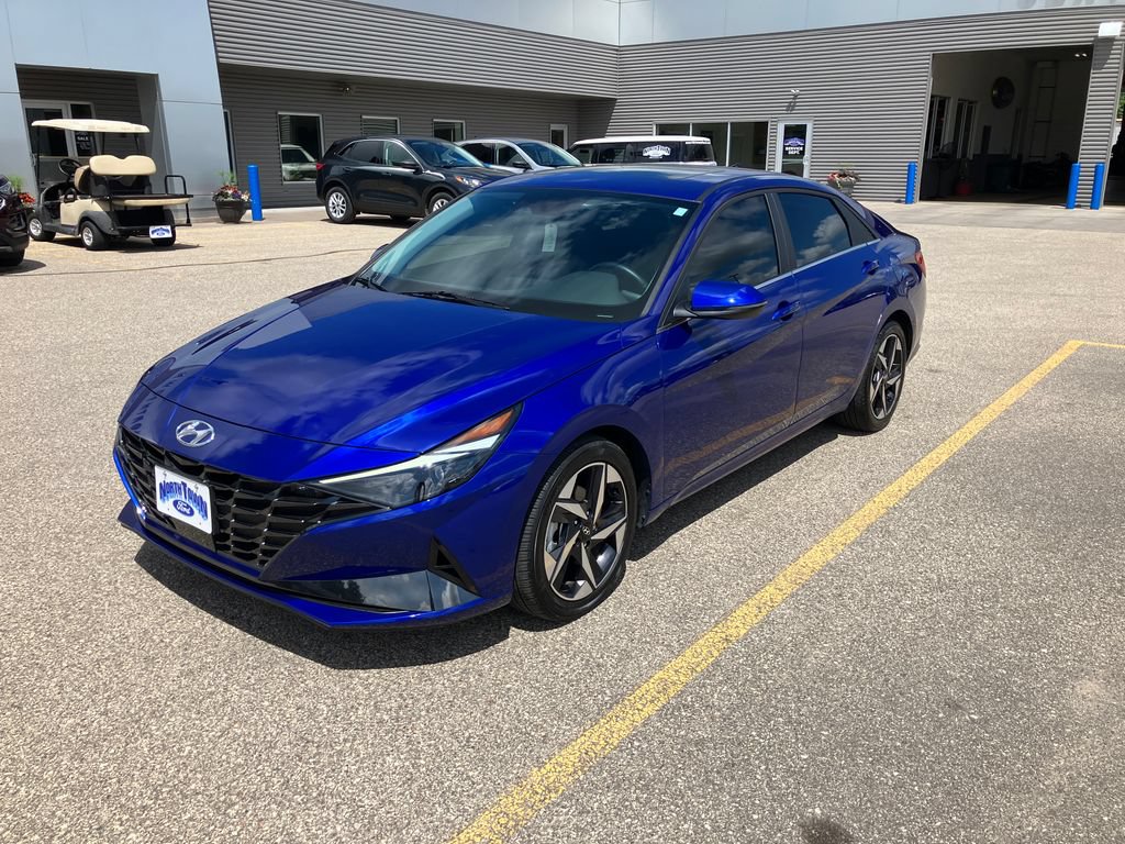 Used 2023 Hyundai Elantra Limited FWD image 2