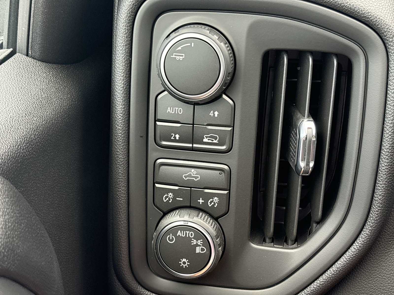 New 2026 Chevrolet Silverado 1500 Custom AWD/4WD image 33