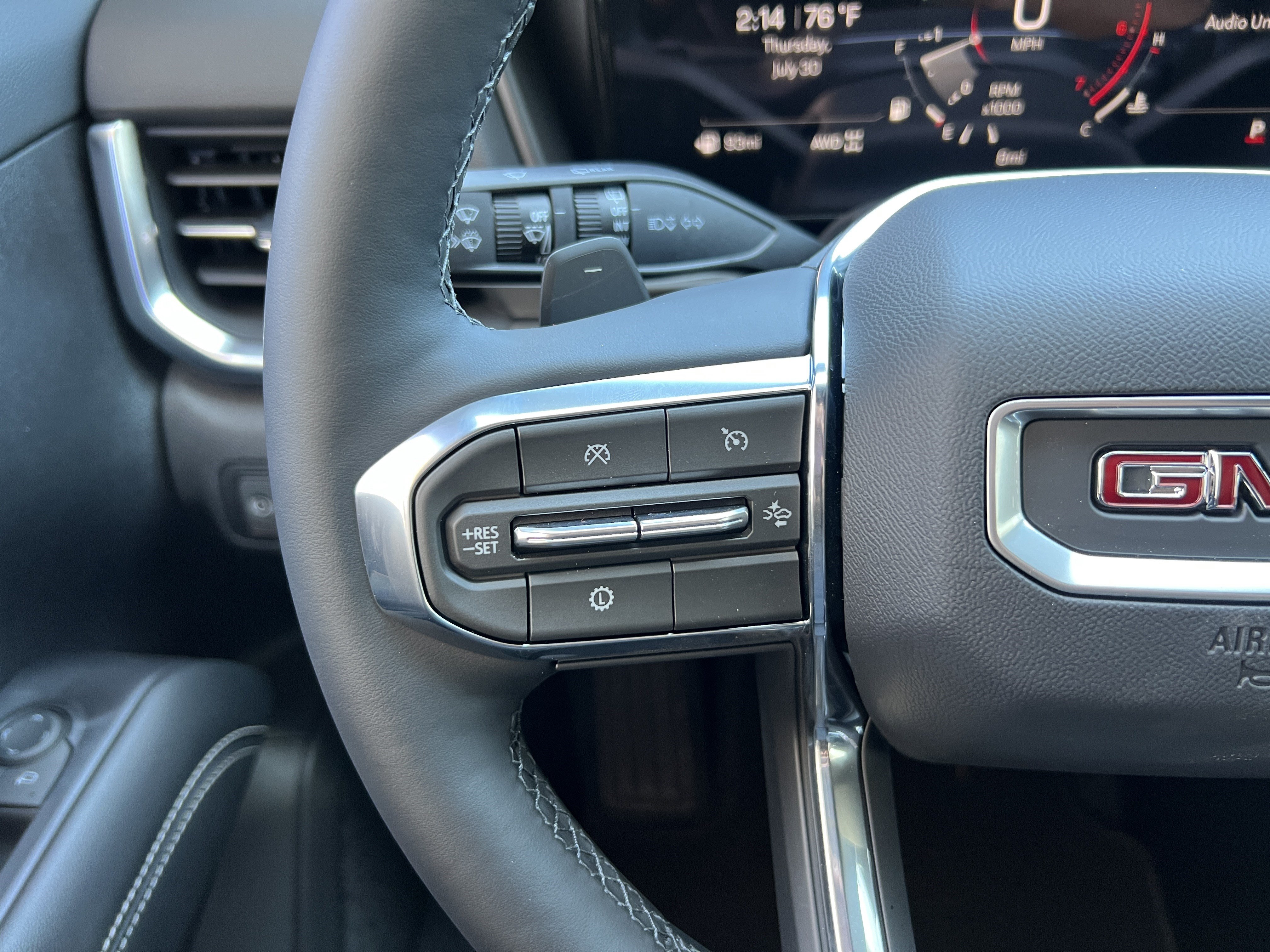New 2027 GMC Terrain Elevation w/ Technology Package II AWD/4WD image 28