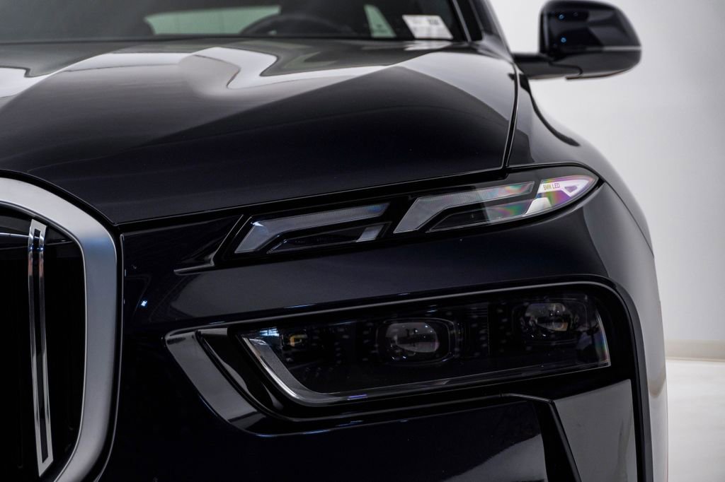 Used 2024 BMW X7 xDrive40i w/ M Sport Package image 6