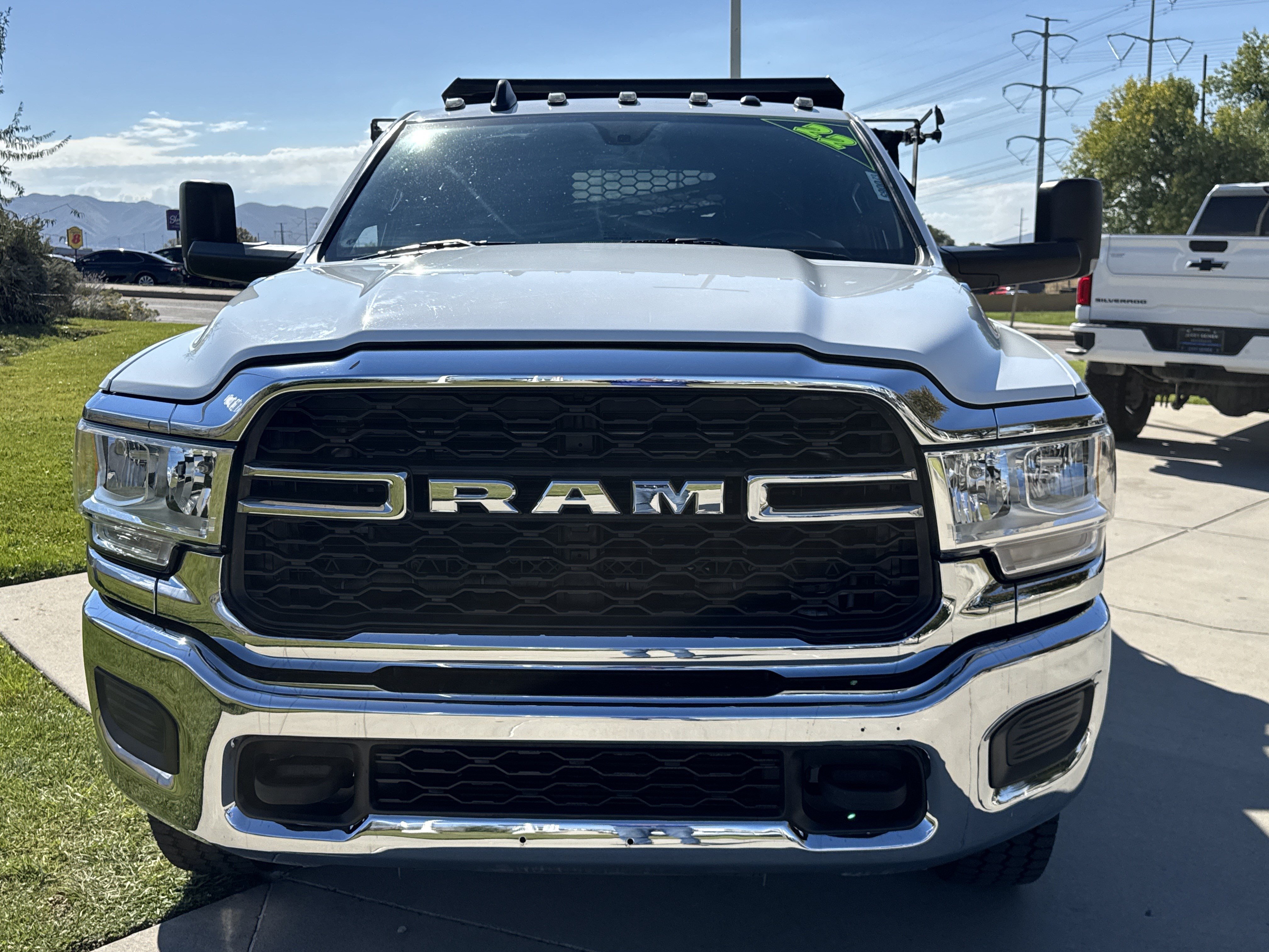 Used 2022 RAM 3500 Tradesman w/ Chrome Appearance Group AWD/4WD image 9