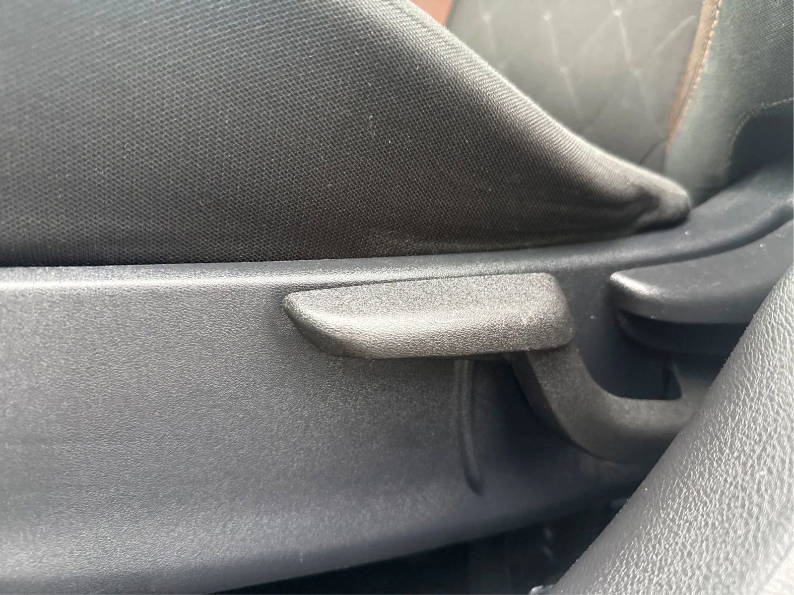 Used 2020 Nissan Kicks SR image 23