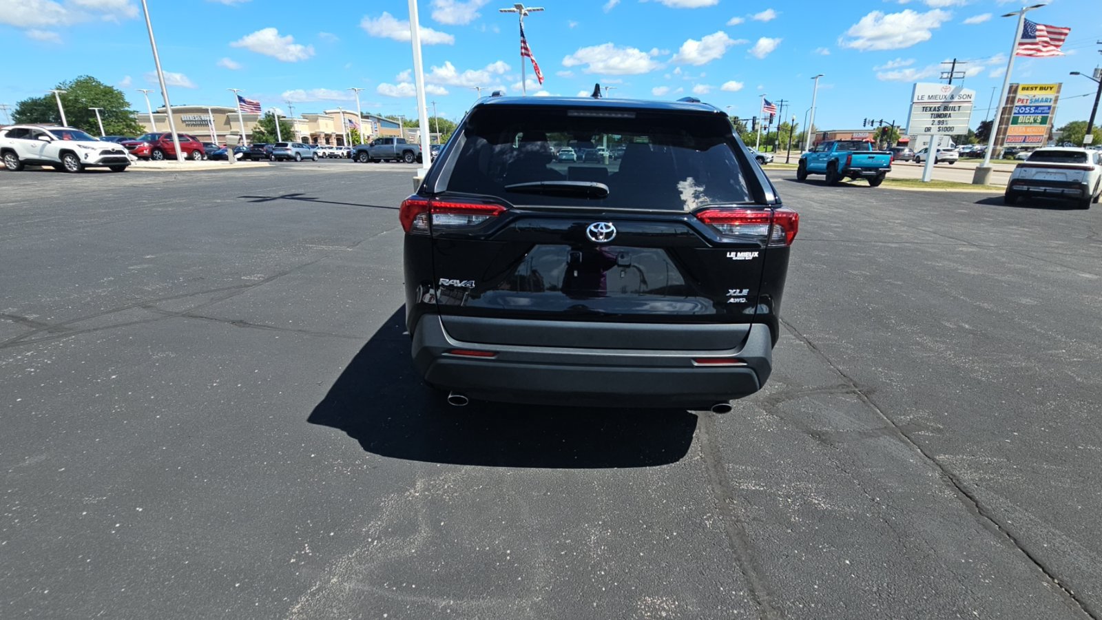 Certified 2025 Toyota RAV4 XLE AWD/4WD image 4