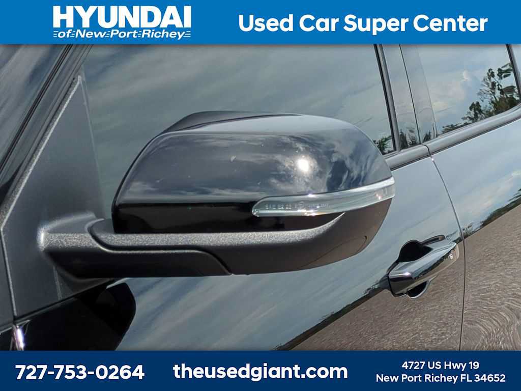 Used 2026 Chevrolet Traverse Z71 w/ LPO, Floor Liner Package AWD/4WD image 11