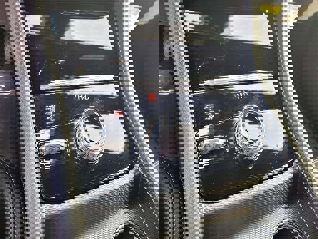 New 2026 Jeep Grand Cherokee Altitude image 17