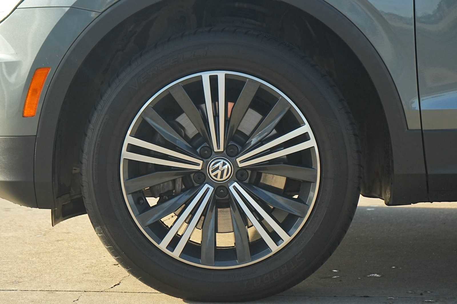 Used 2018 Volkswagen Tiguan SEL image 7