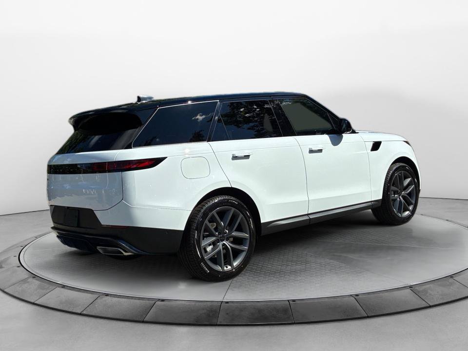 New 2026 Land Rover Range Rover Sport SE AWD/4WD image 7