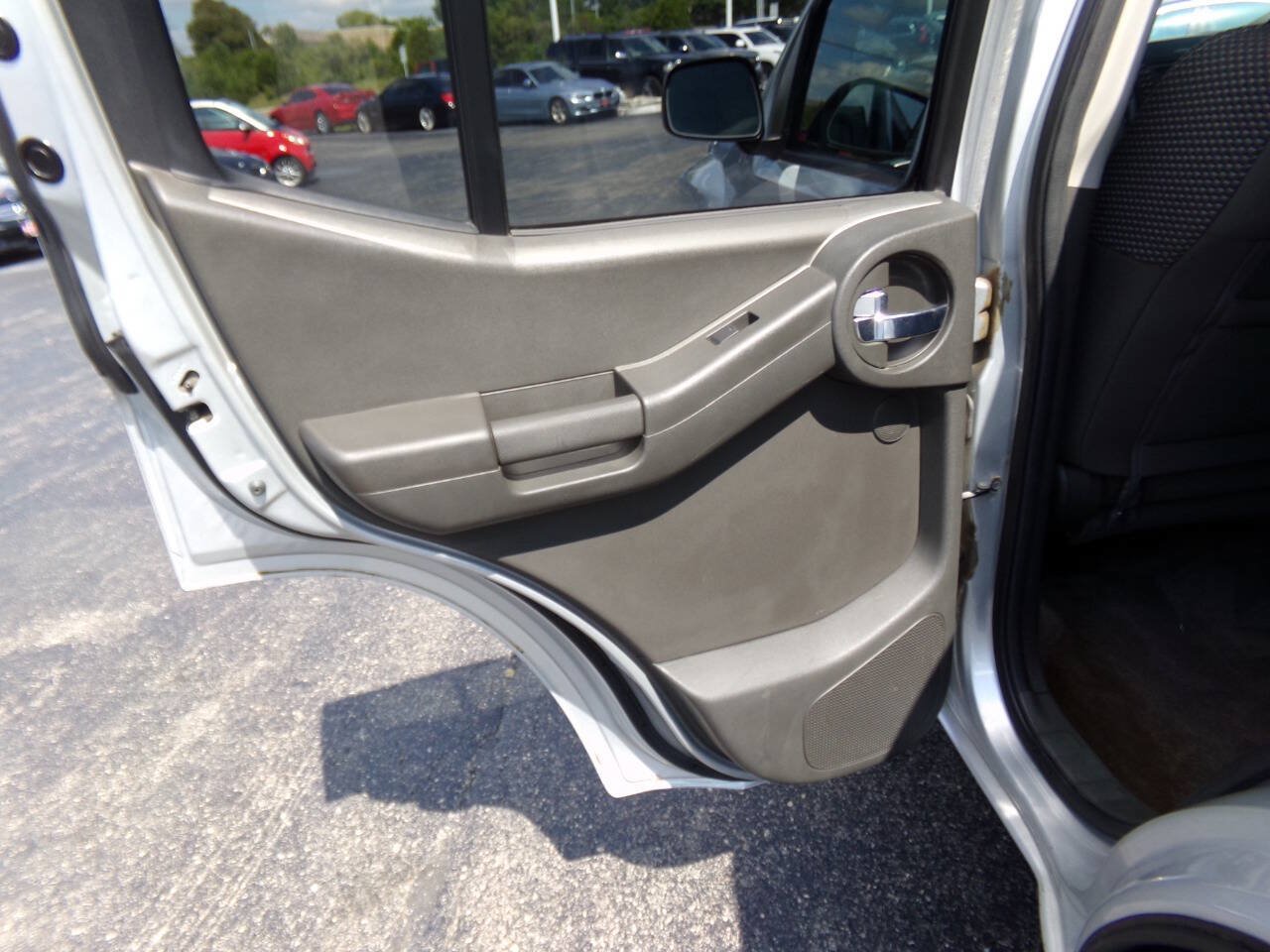 Used 2013 Nissan Xterra S AWD/4WD image 22