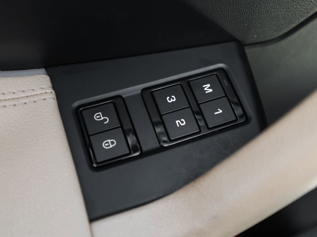 Used 2020 Jaguar F-PACE Premium AWD/4WD image 19