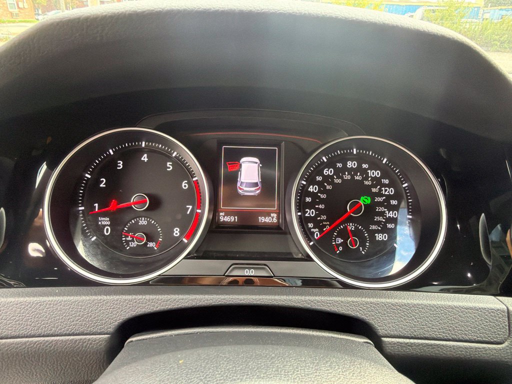 Used 2021 Volkswagen GTI SE FWD image 18