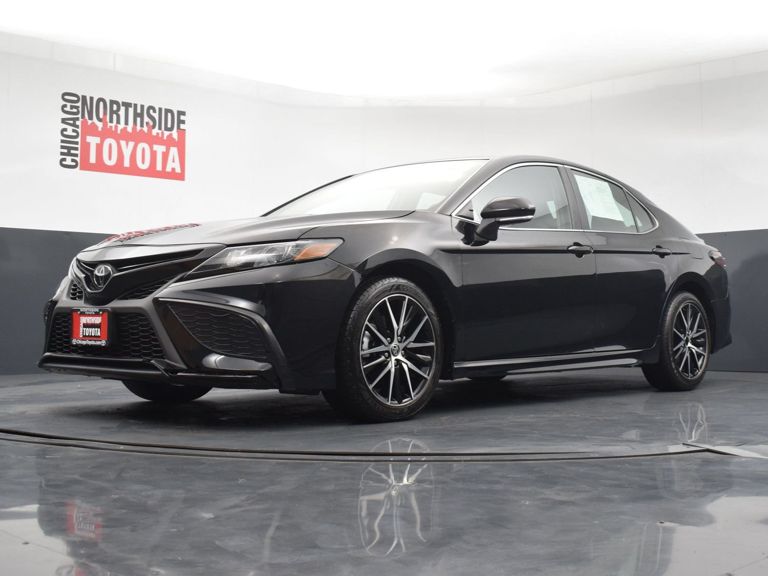 Used 2024 Toyota Camry SE AWD/4WD image 30