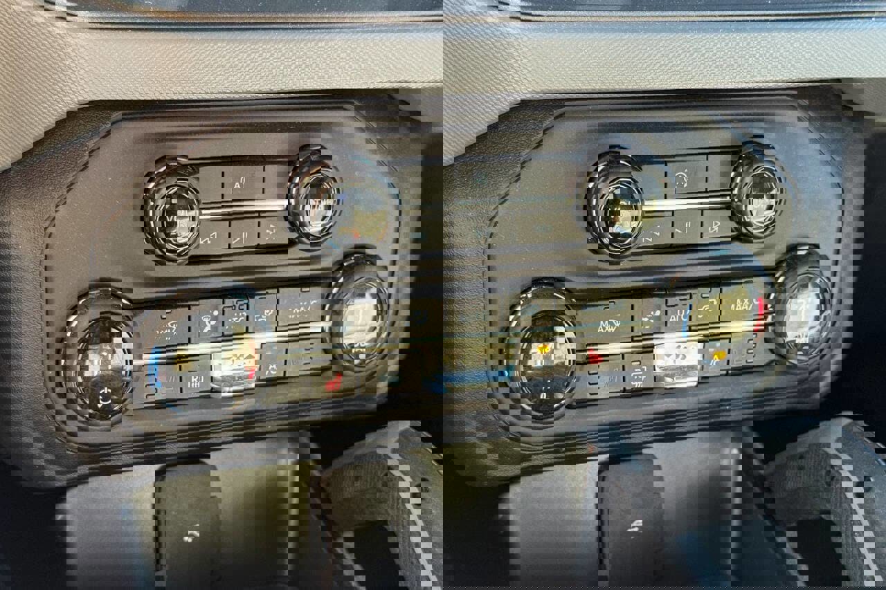 Used 2024 Ford Bronco Big Bend image 23