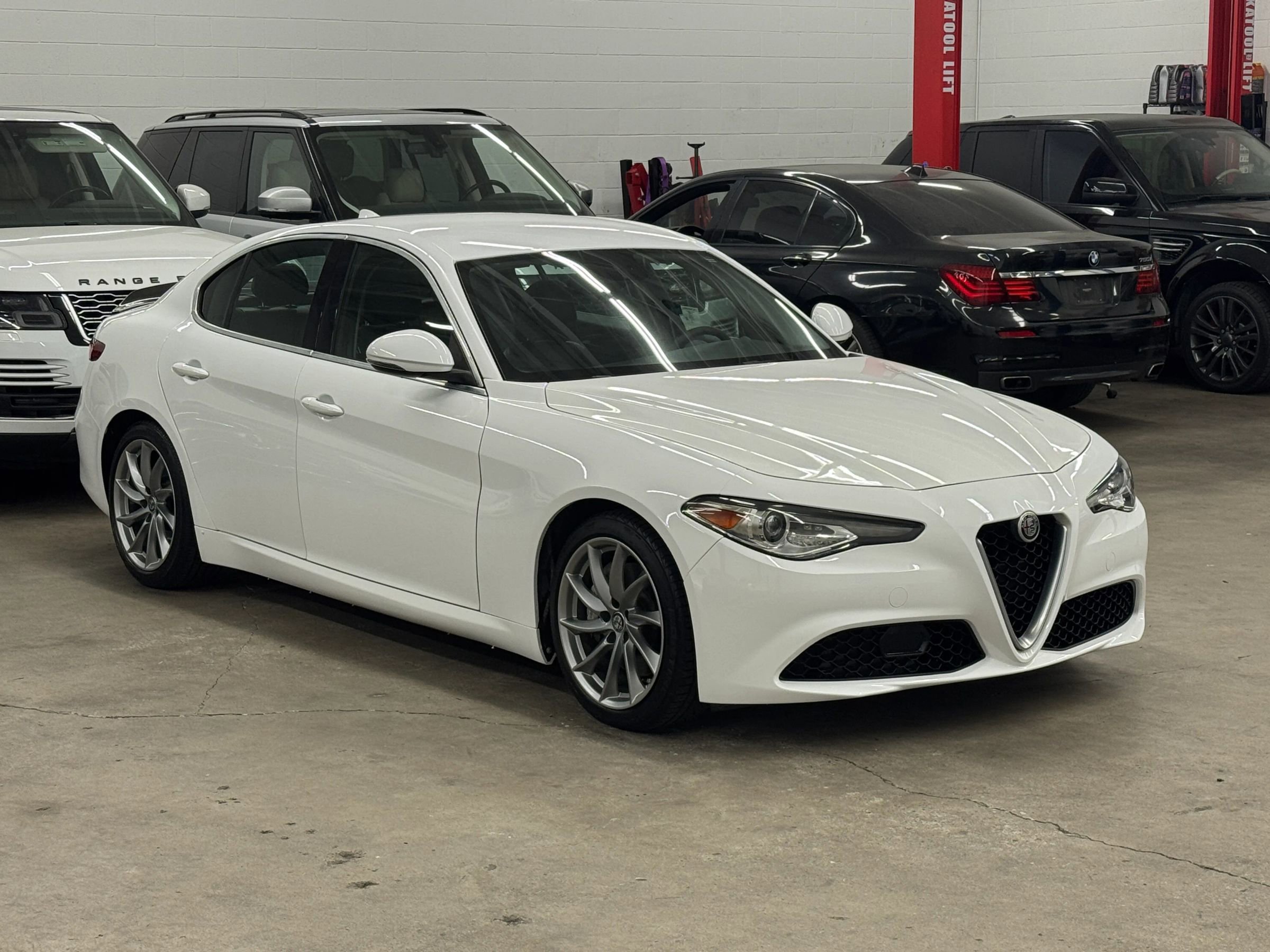 Used 2017 Alfa Romeo Giulia image 8