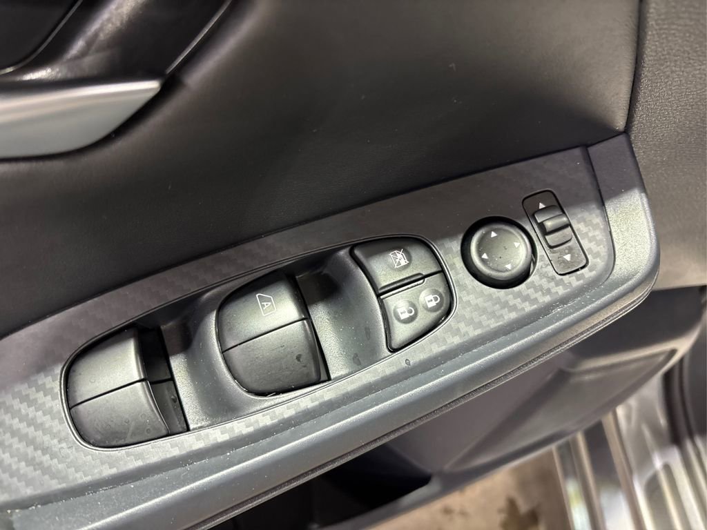 Used 2025 Nissan Sentra SV image 32