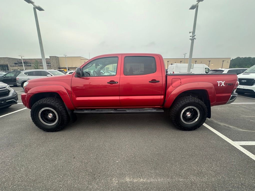 Used 2011 Toyota Tacoma 4x4 Double Cab w/ TRD Off-Road Pkg image 4