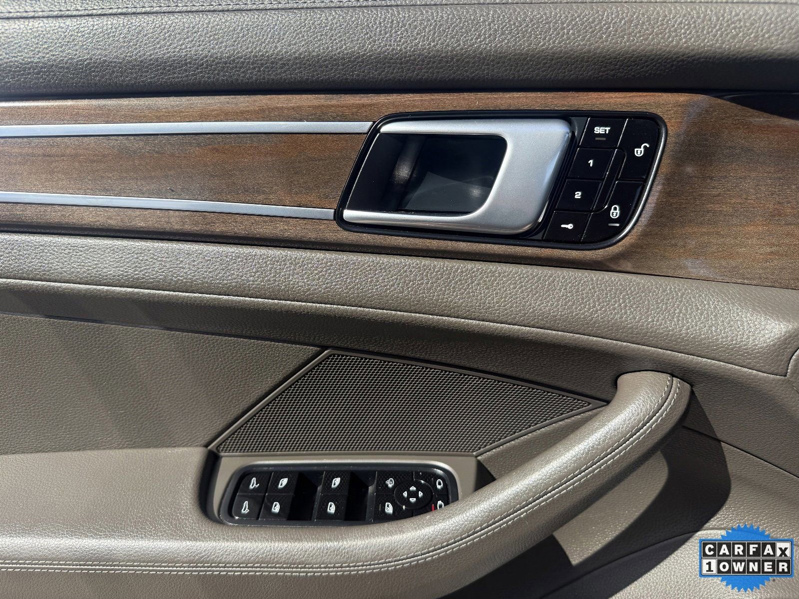 Used 2018 Porsche Panamera 4S image 23