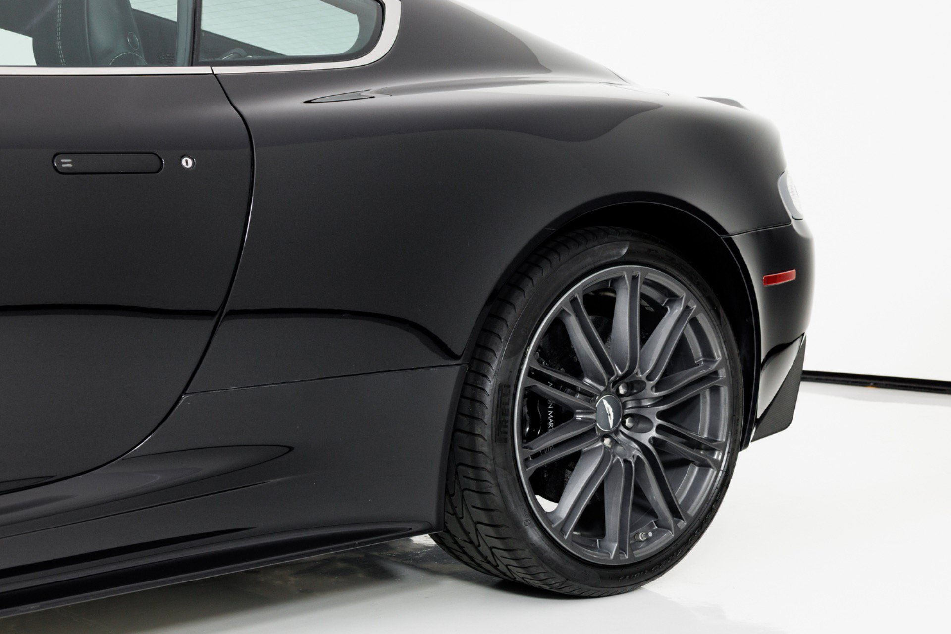Used 2009 Aston Martin DBS Coupe RWD image 58