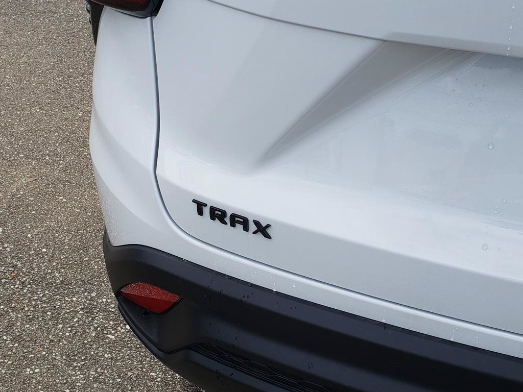 New 2026 Chevrolet Trax LT w/ Sunroof Package FWD image 12