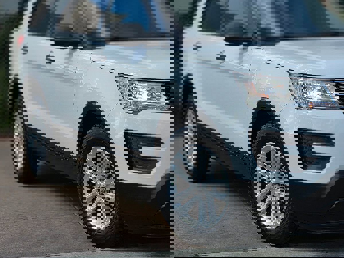 Used 2016 Ford Explorer FWD image 4