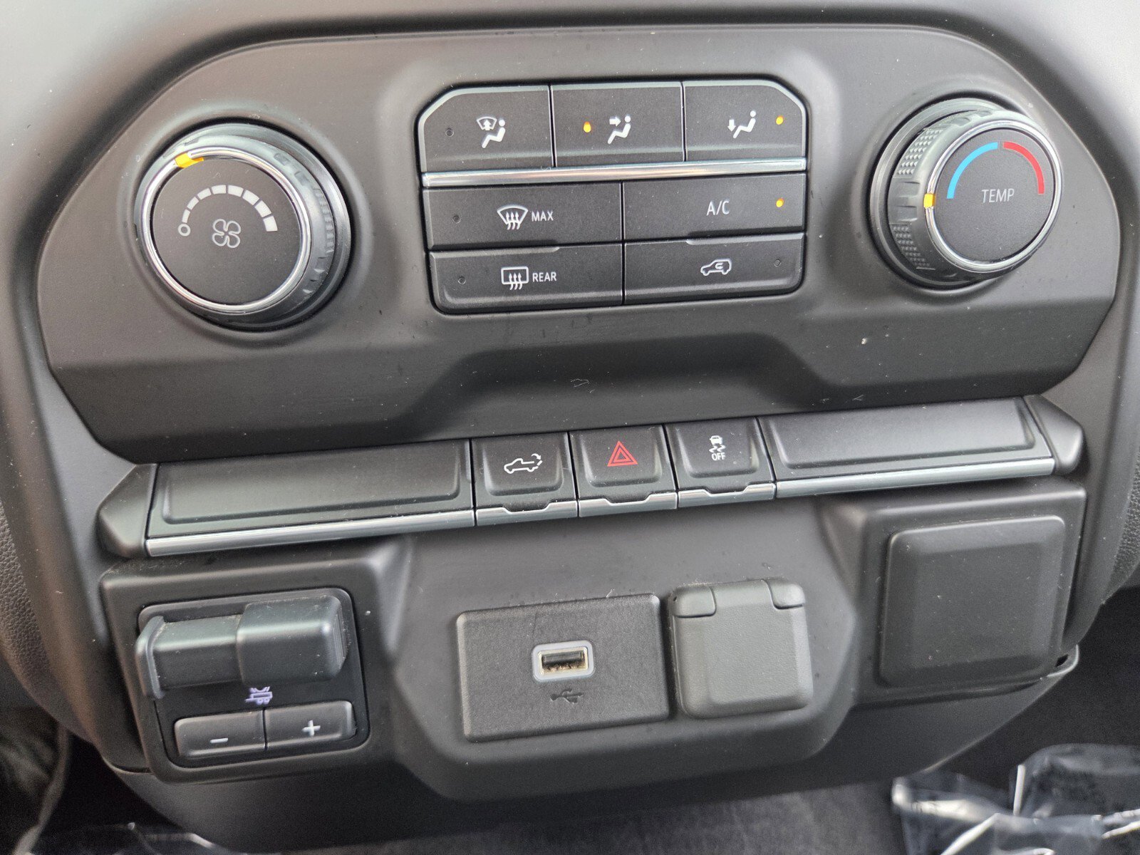 Used 2020 Chevrolet Silverado 1500 Custom w/ Custom Max Trailering Package image 24