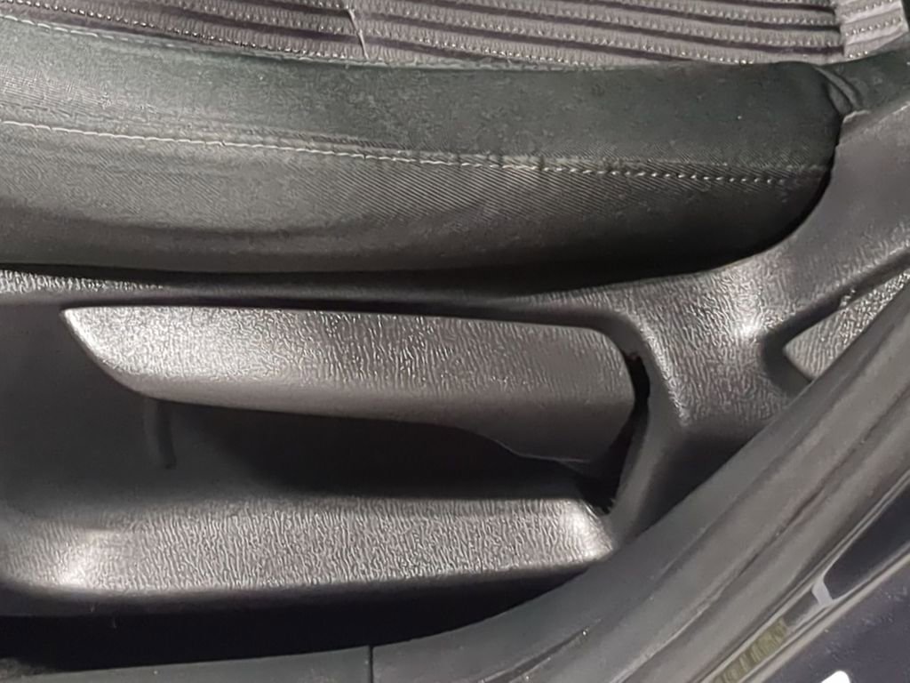 Used 2015 MAZDA MAZDA3 i Touring w/ Technology Package image 20