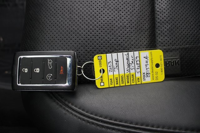 Used 2023 Jeep Wagoneer L Series II image 8