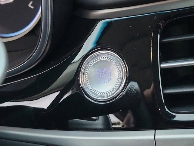 Used 2026 Genesis G70 2.5T image 33