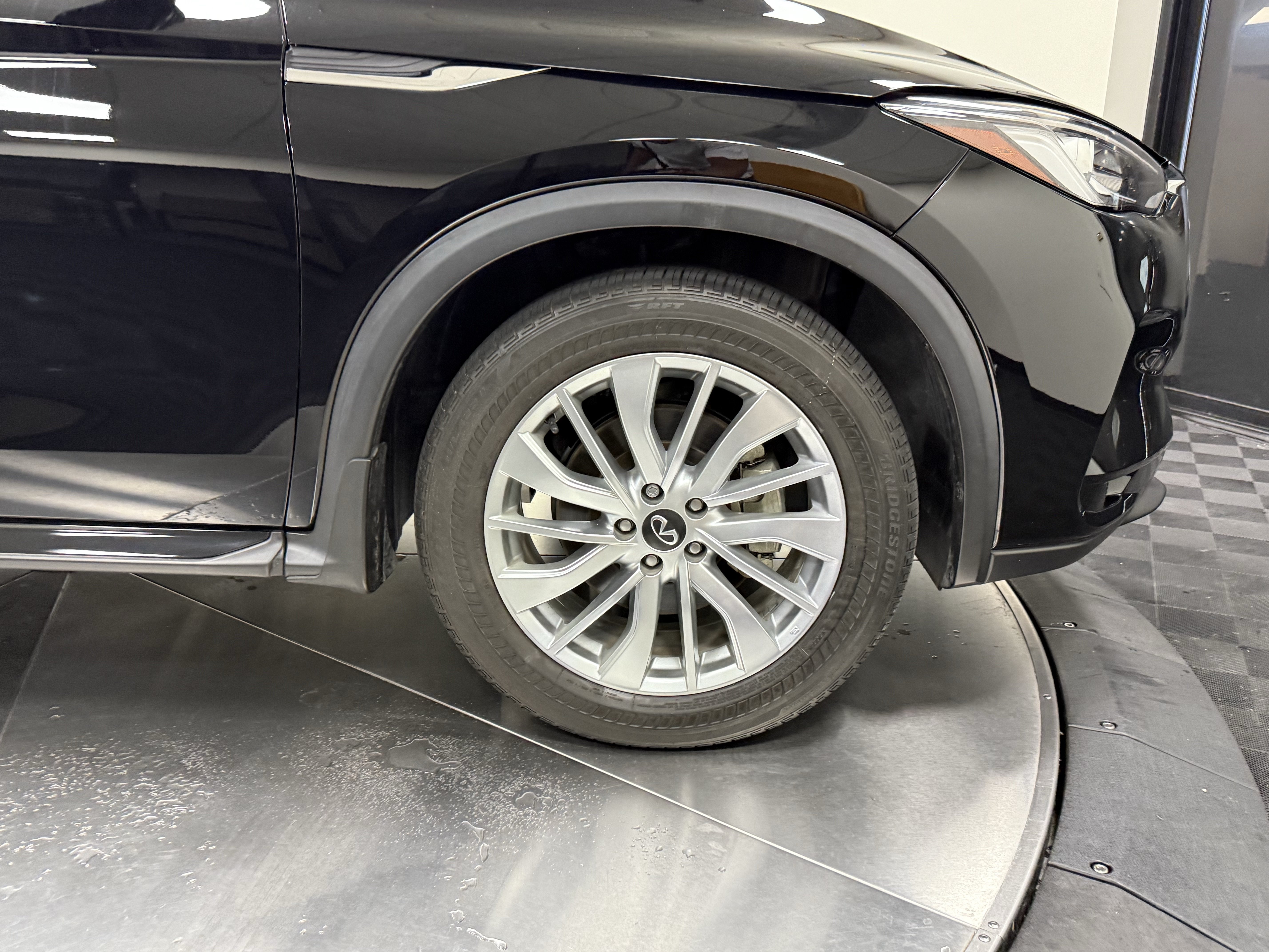 Certified 2024 INFINITI QX50 Luxe FWD image 9