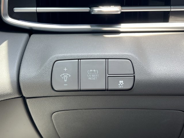 Used 2025 Hyundai Elantra SEL FWD image 30