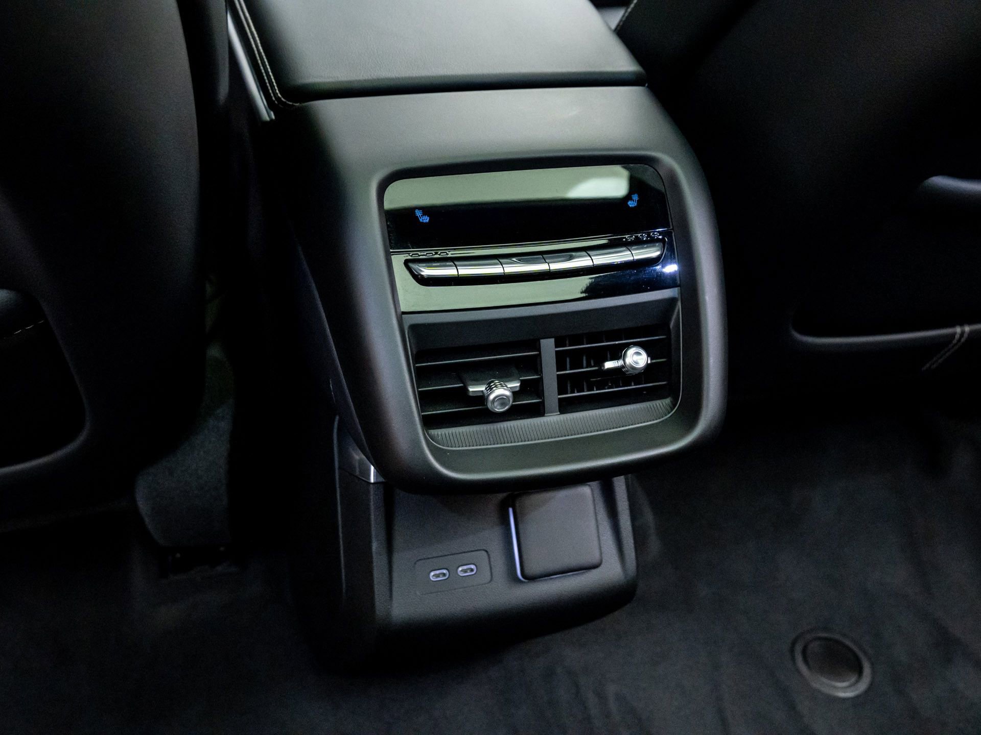 Used 2025 Cadillac Lyriq Luxury w/ LPO, Floor Liner Package image 24