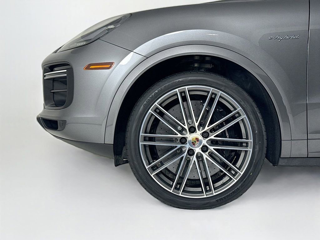 Certified 2022 Porsche Cayenne Turbo S image 29