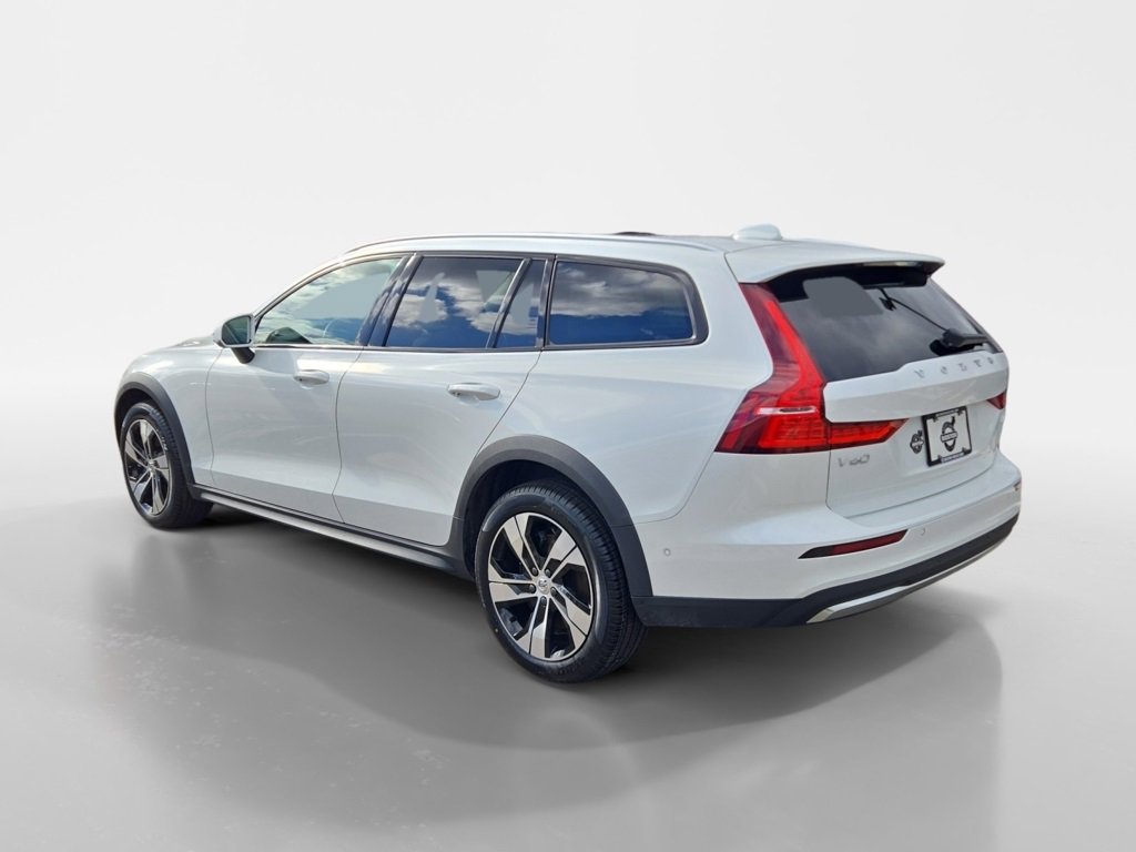 Certified 2024 Volvo V60 B5 Cross Country Plus image 5