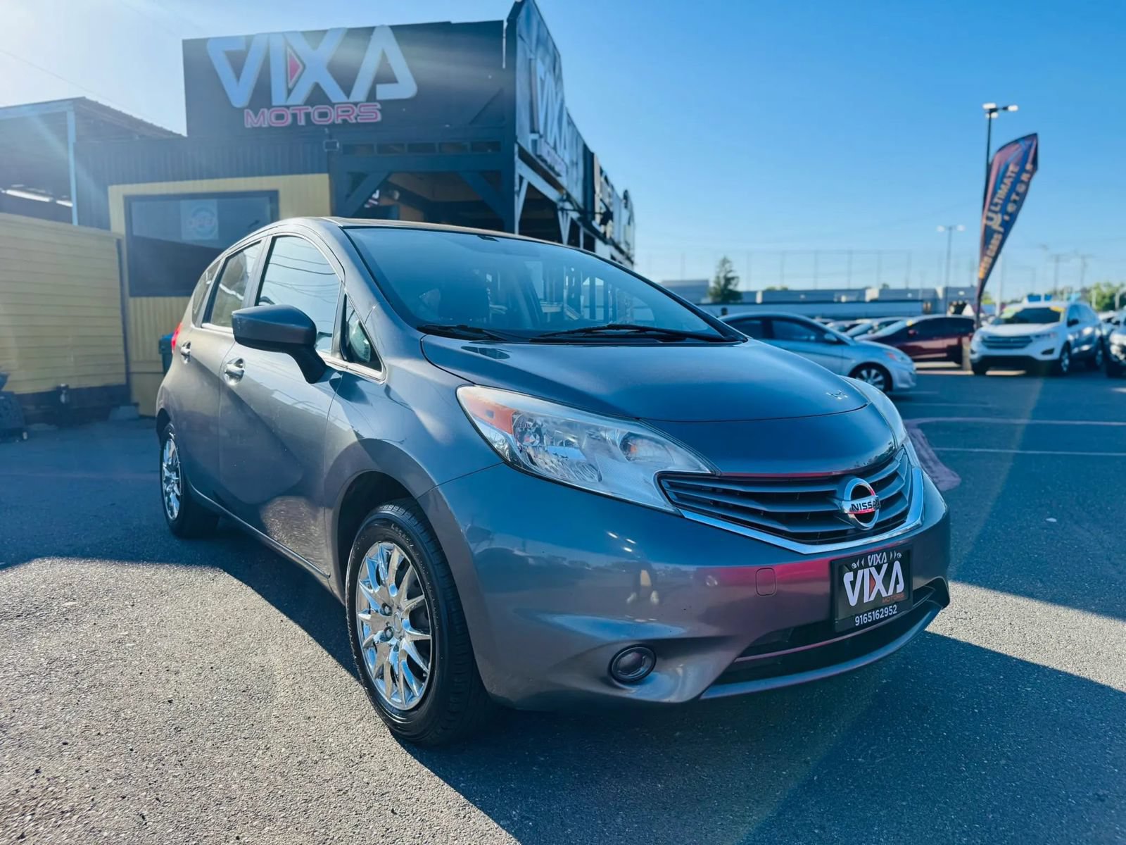 Used 2016 Nissan Versa Note SV FWD image 3