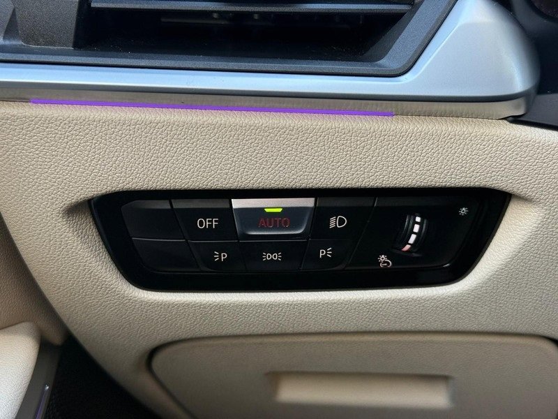 Used 2019 BMW 330i xDrive Sedan w/ Convenience Package image 29