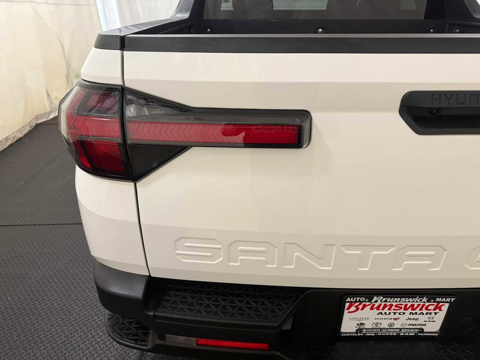 Used 2023 Hyundai Santa Cruz SE image 17