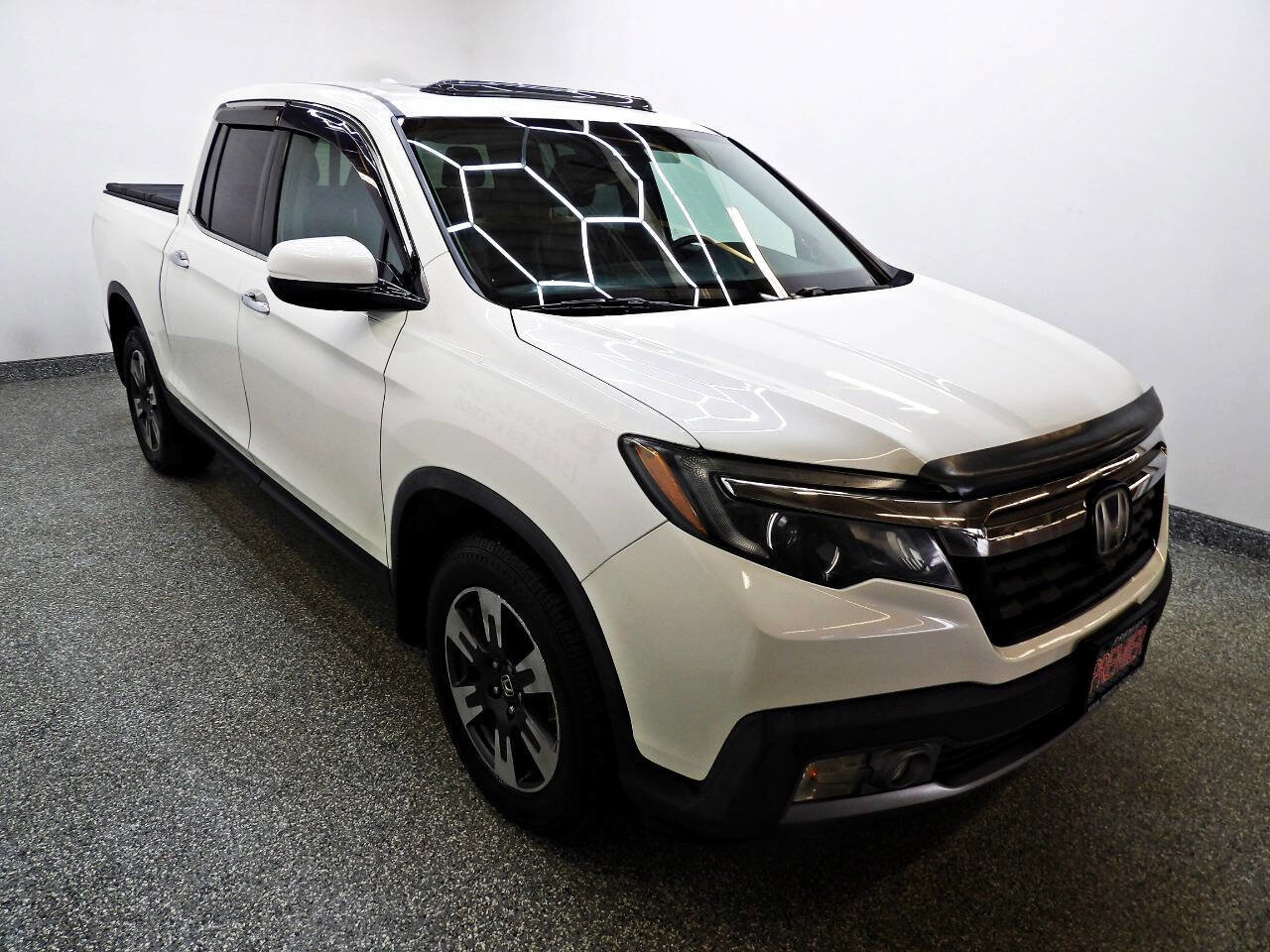 Used 2017 Honda Ridgeline RTL-E image 3