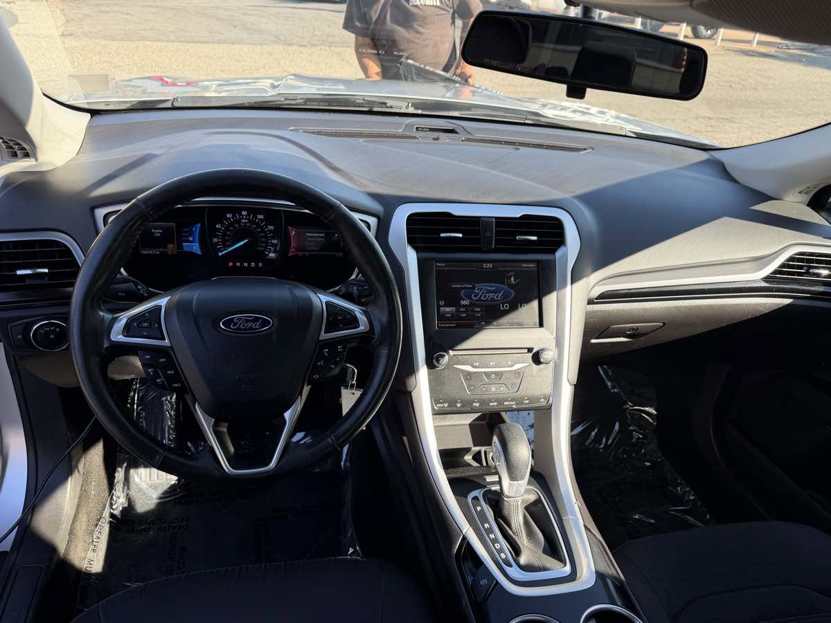 Used 2014 Ford Fusion SE image 14