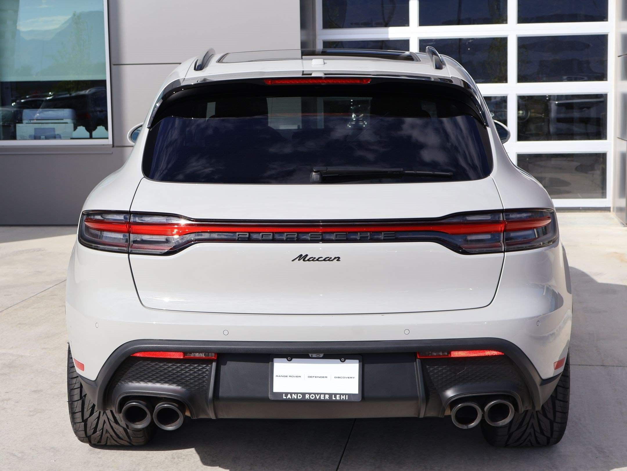 Used 2023 Porsche Macan AWD/4WD image 7
