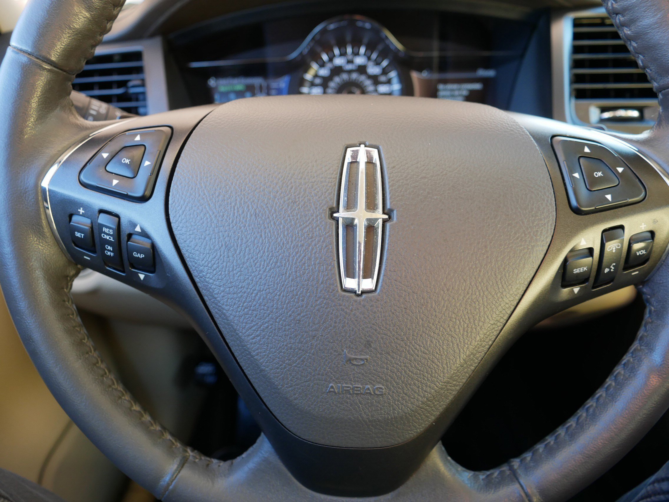 Used 2015 Lincoln MKS w/ Equipment Group 101A image 25