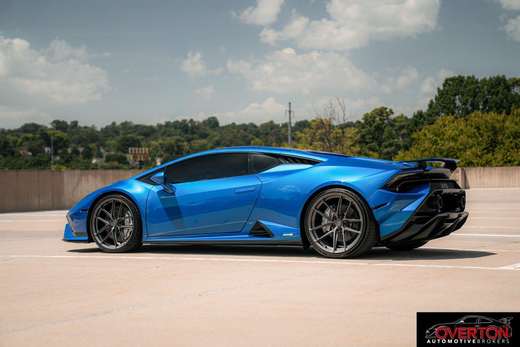 Used 2023 Lamborghini Huracan Tecnica RWD image 4