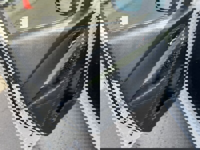 Used 2020 Toyota Yaris LE image 9