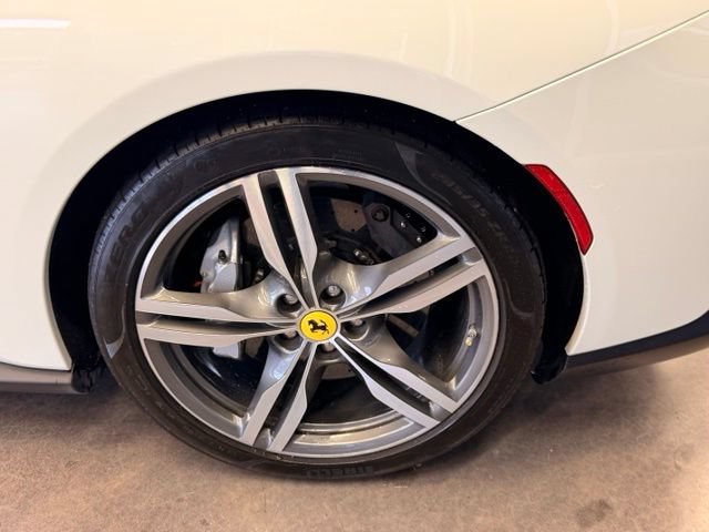Used 2019 Ferrari Portofino RWD image 38