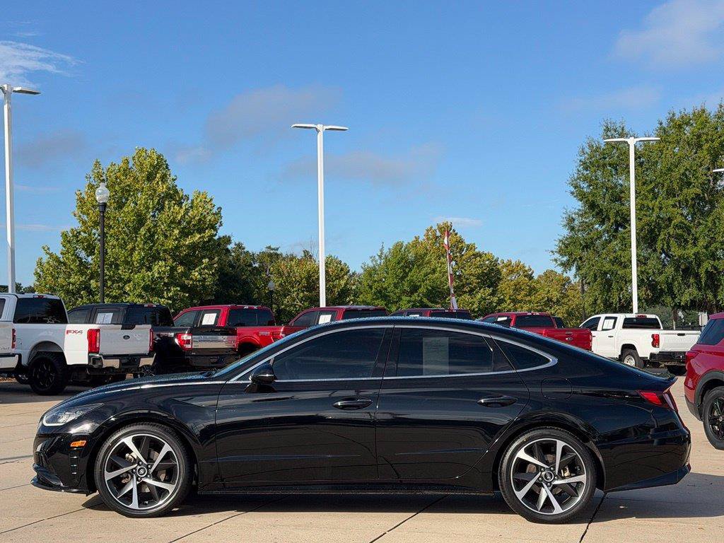 Used 2023 Hyundai Sonata SEL Plus w/ Preferred Accessory Package FWD image 7
