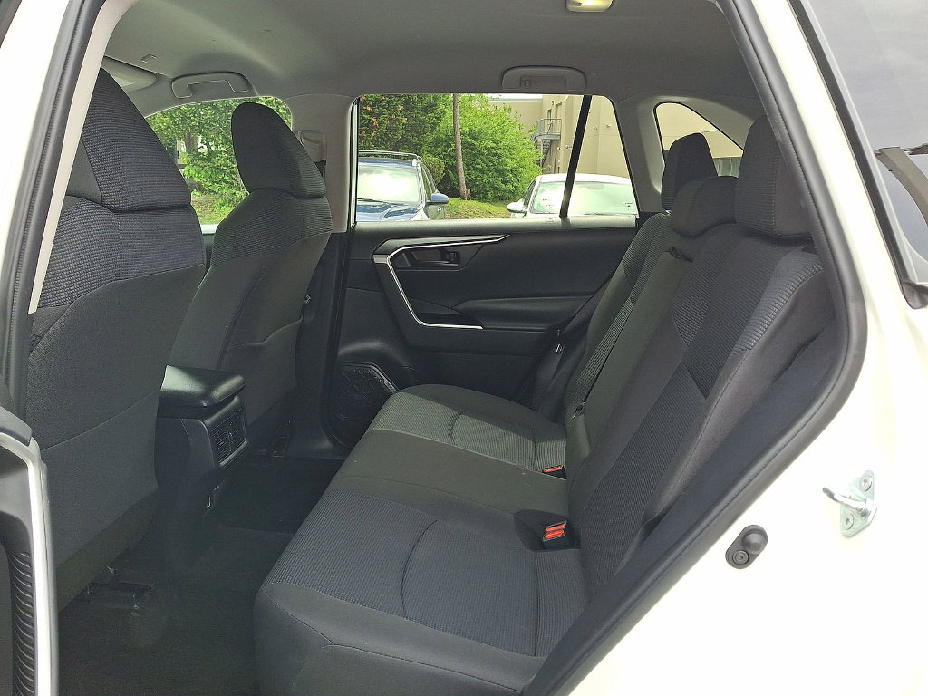 Used 2024 Toyota RAV4 LE AWD/4WD image 19